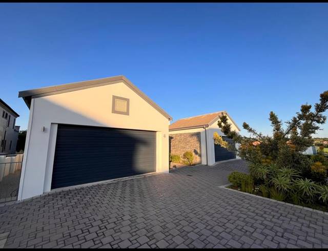 4 BEDROOM HOUSE FOR SALE IN BLUE VALLEY GOLF ESTATE